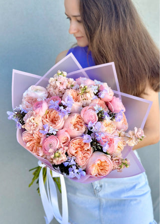 NO. 119. Allure (peony roses, ranunculus, matthiolas)