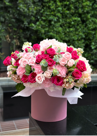 NO. 32. My Beautiful Lady (roses, hydrangeas, eucaliptus)