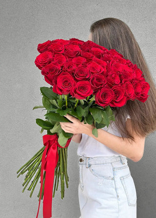 NO. 29. Gorgeous Bouquet Of 50 and 75 Roses
