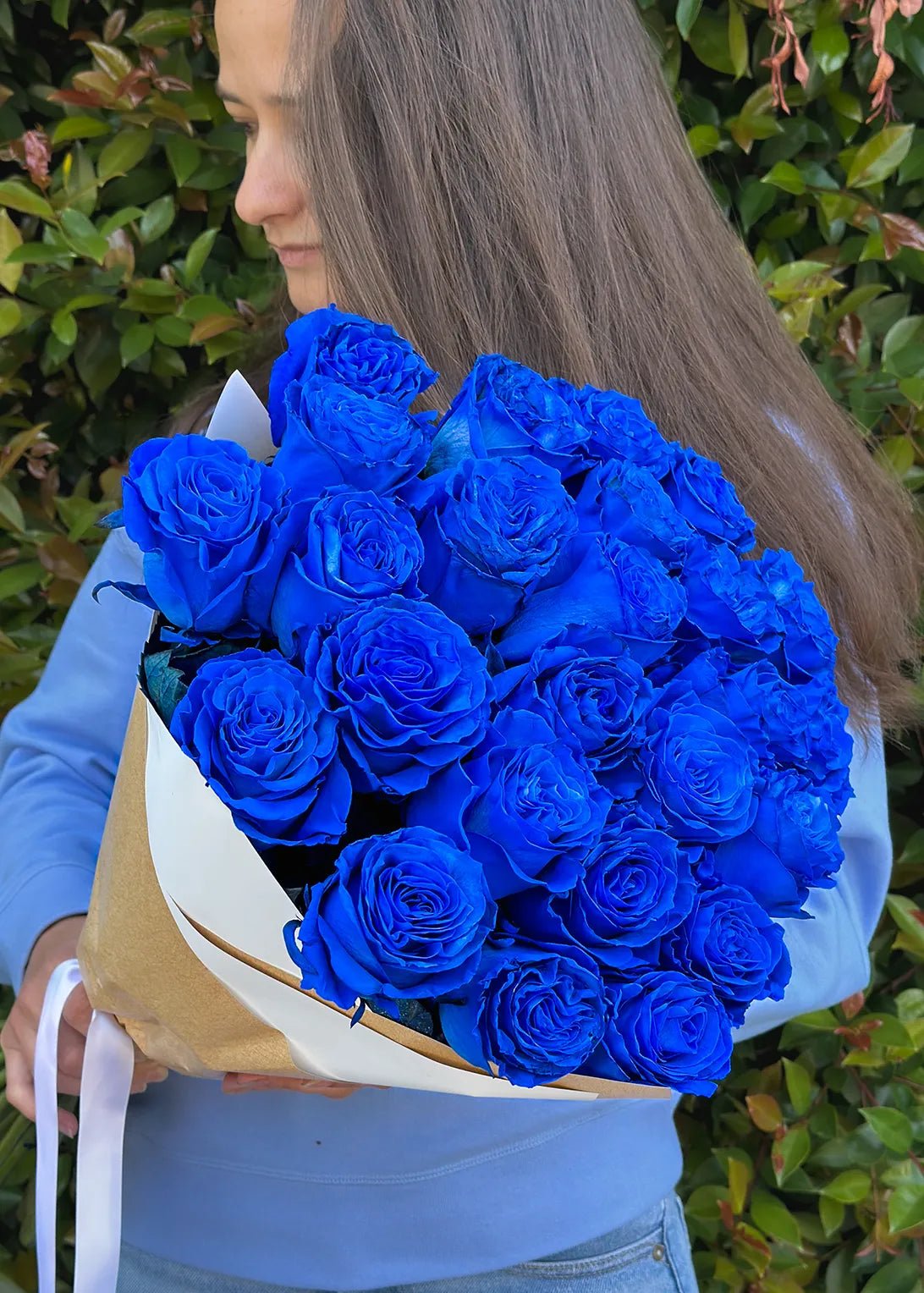 NO. 37. Blue Roses Sapphire Bouquet