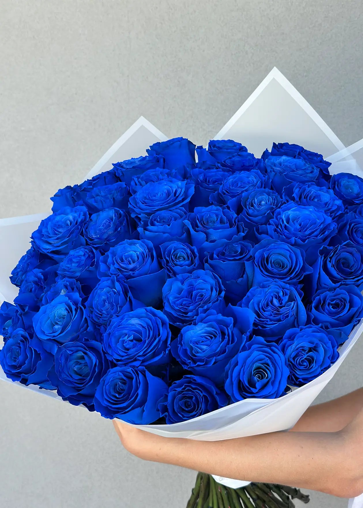 NO. 37. Blue Roses Sapphire Bouquet Cherry Blossom Flowers Delivery
