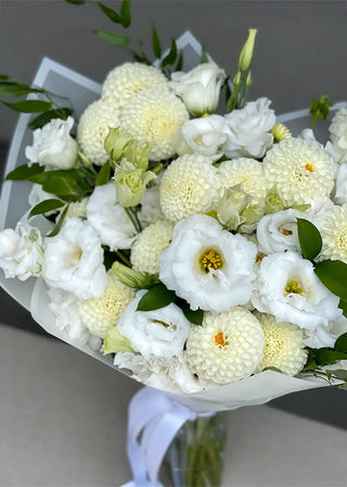 NO. 143. Bouquet with Dahlias and Lisianthuses