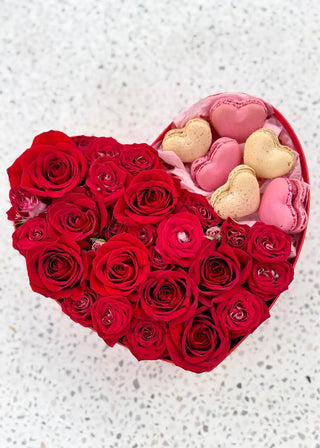 NO. 174. Heart-shaped Flower Box with Macarons
