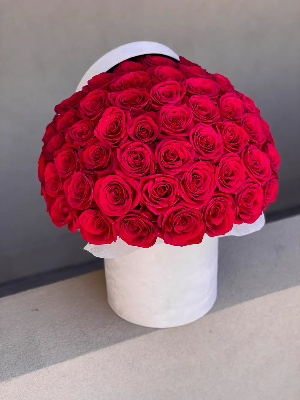 NO. 126. Red Roses in White Velvet Box