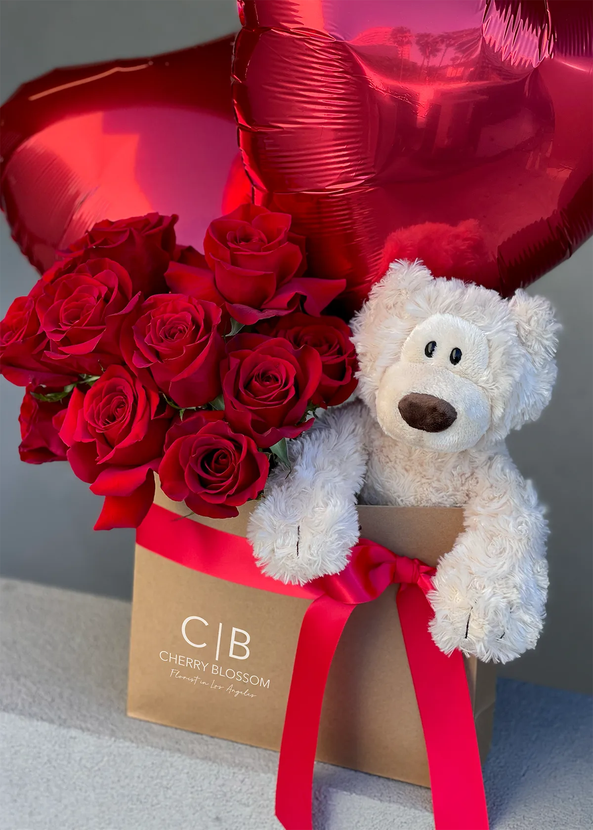 NO. 132. Valentine's Day Gift (roses, bear, balloons)