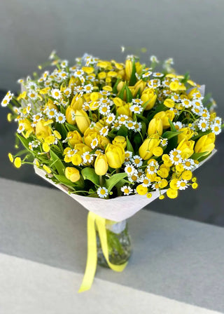 NO. 133. Yellow Tulips with Chamomiles Bouquet