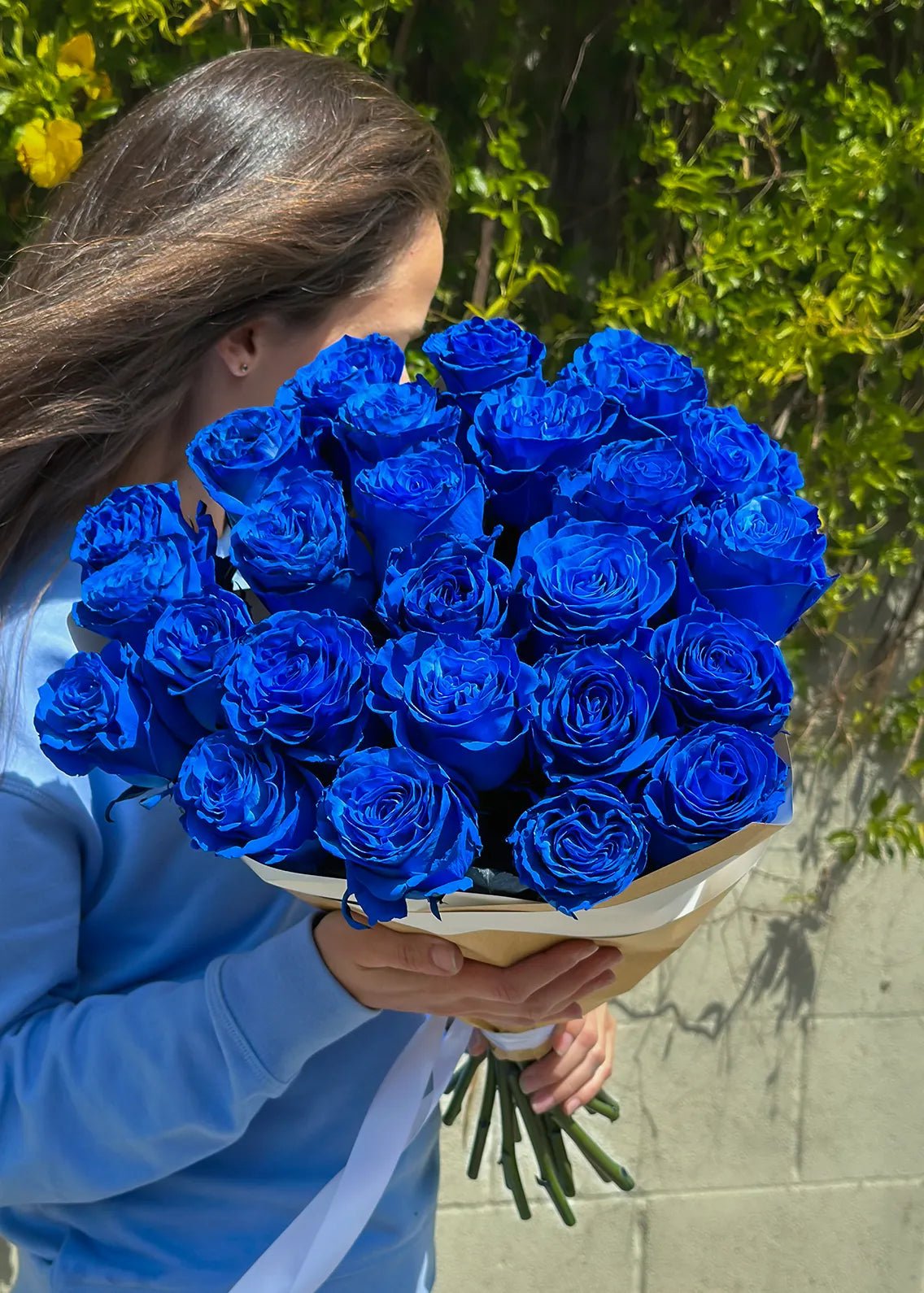 NO. 37. Blue Roses Sapphire Bouquet